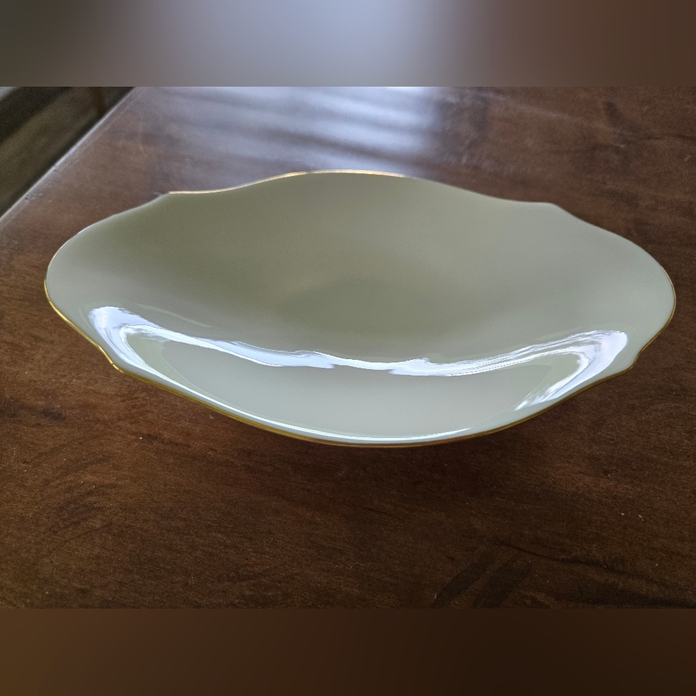 Lenox - Avalon Collection Dish with gold trim